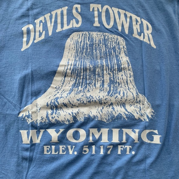 Devils tower Wyoming t-shirt - Picture 3 of 3